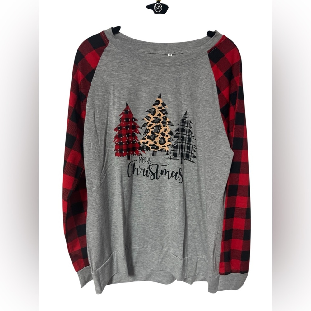 Christmas shirt size M PTP 20